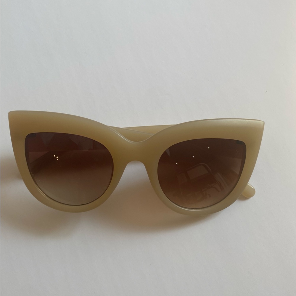 Tan Cat- eye Sunglasses with Matte Finish